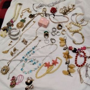 Vintage jewelry accessories